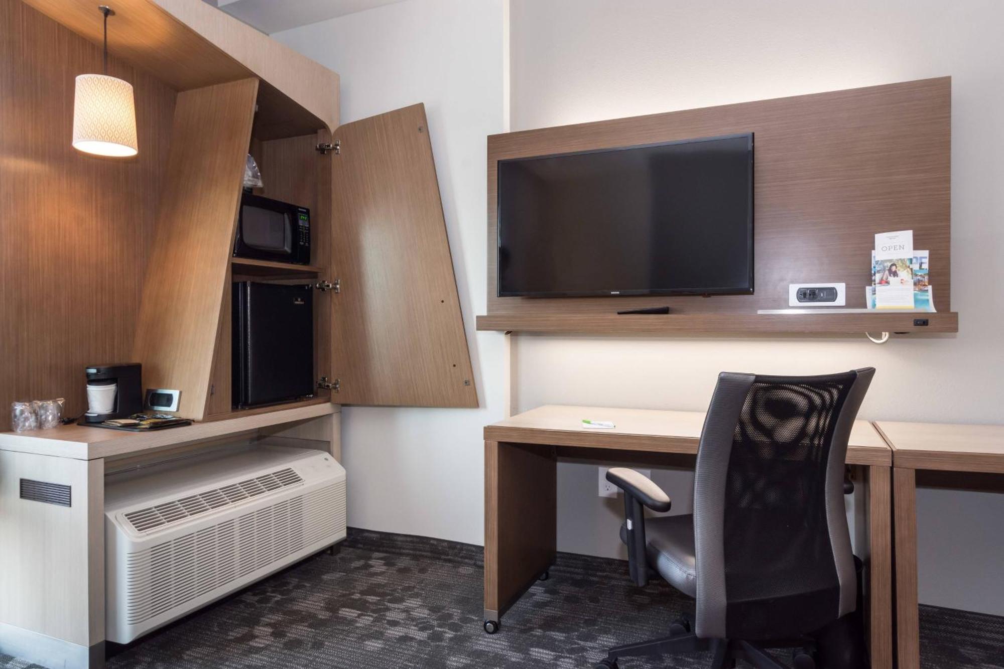 Courtyard By Marriott Fayetteville Fort Liberty - Spring Lake Hotel