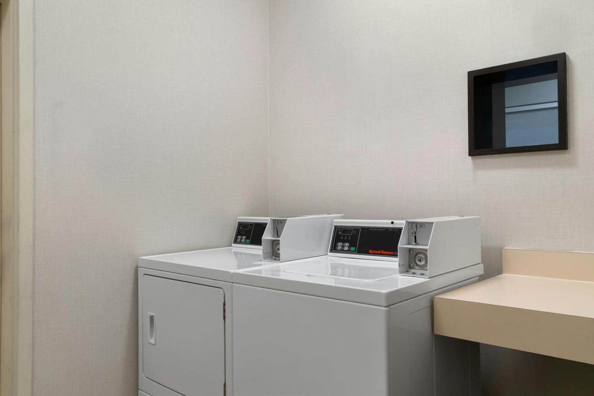 Courtyard By Marriott Fayetteville Fort Liberty - Spring Lake Spring Lake