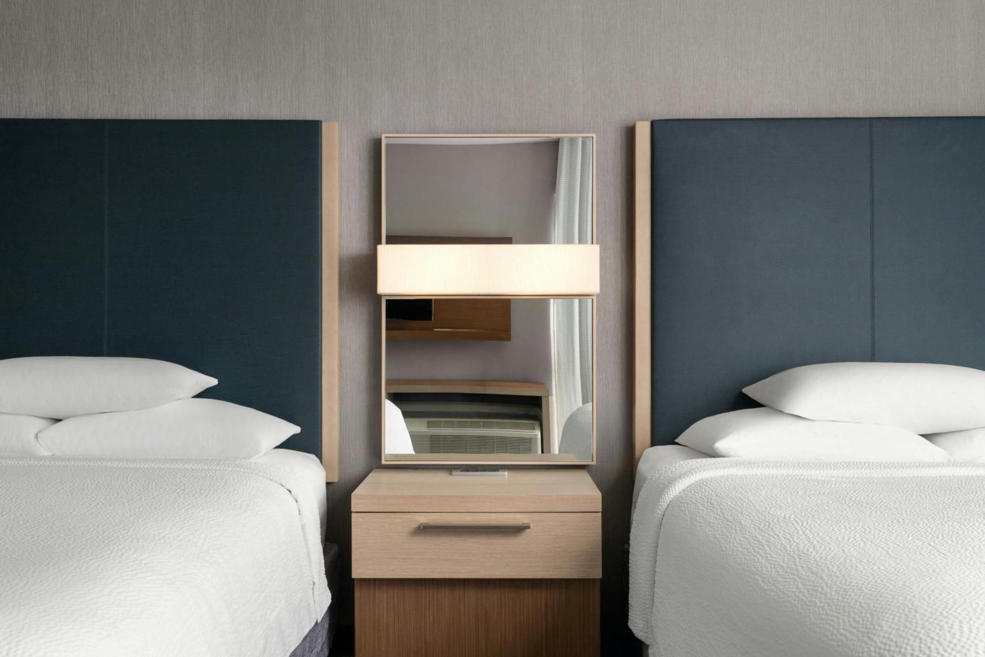 Courtyard By Marriott Fayetteville Fort Liberty - Spring Lake