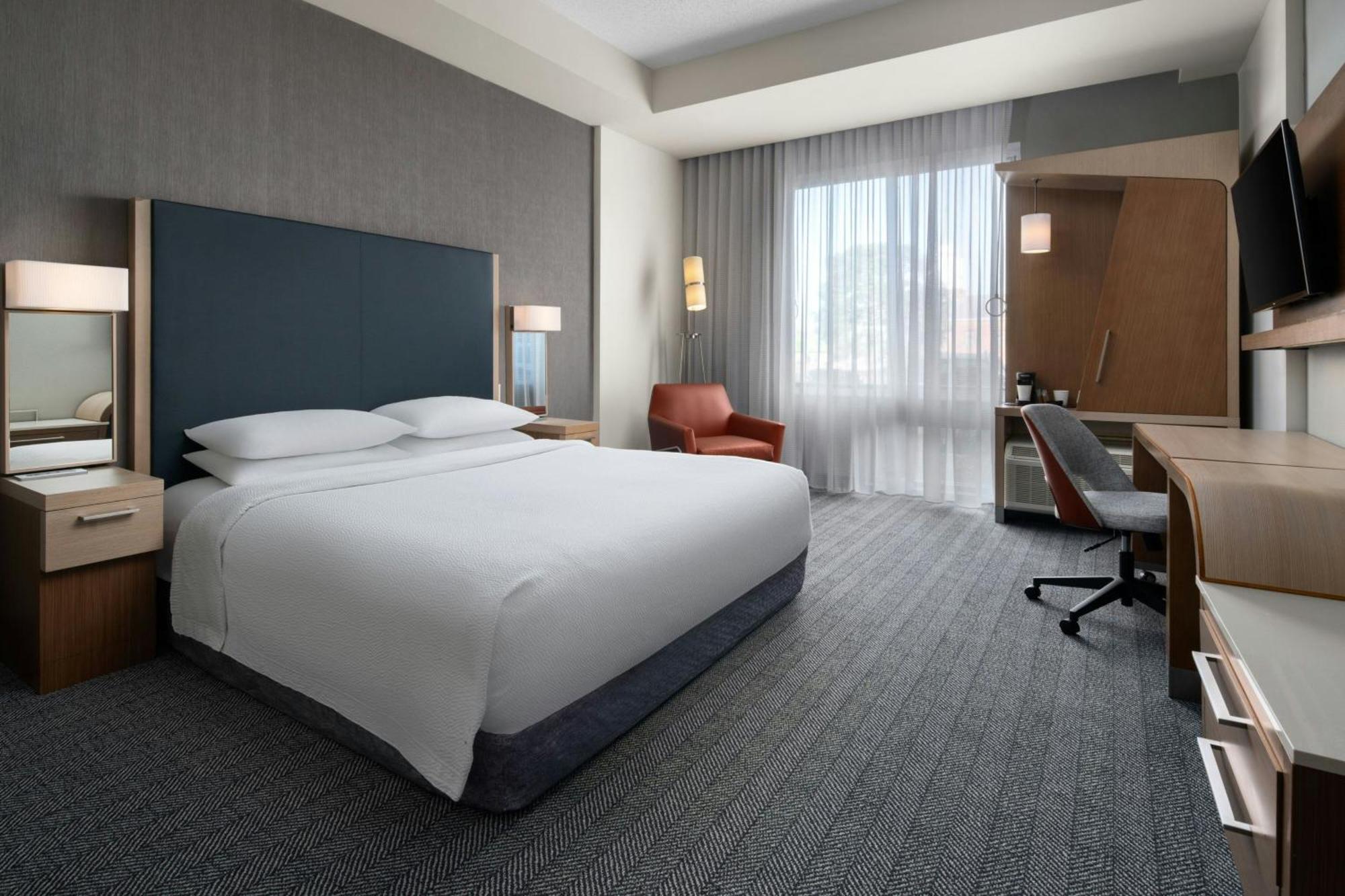 Courtyard By Marriott Fayetteville Fort Liberty - Spring Lake 2* Spring Lake