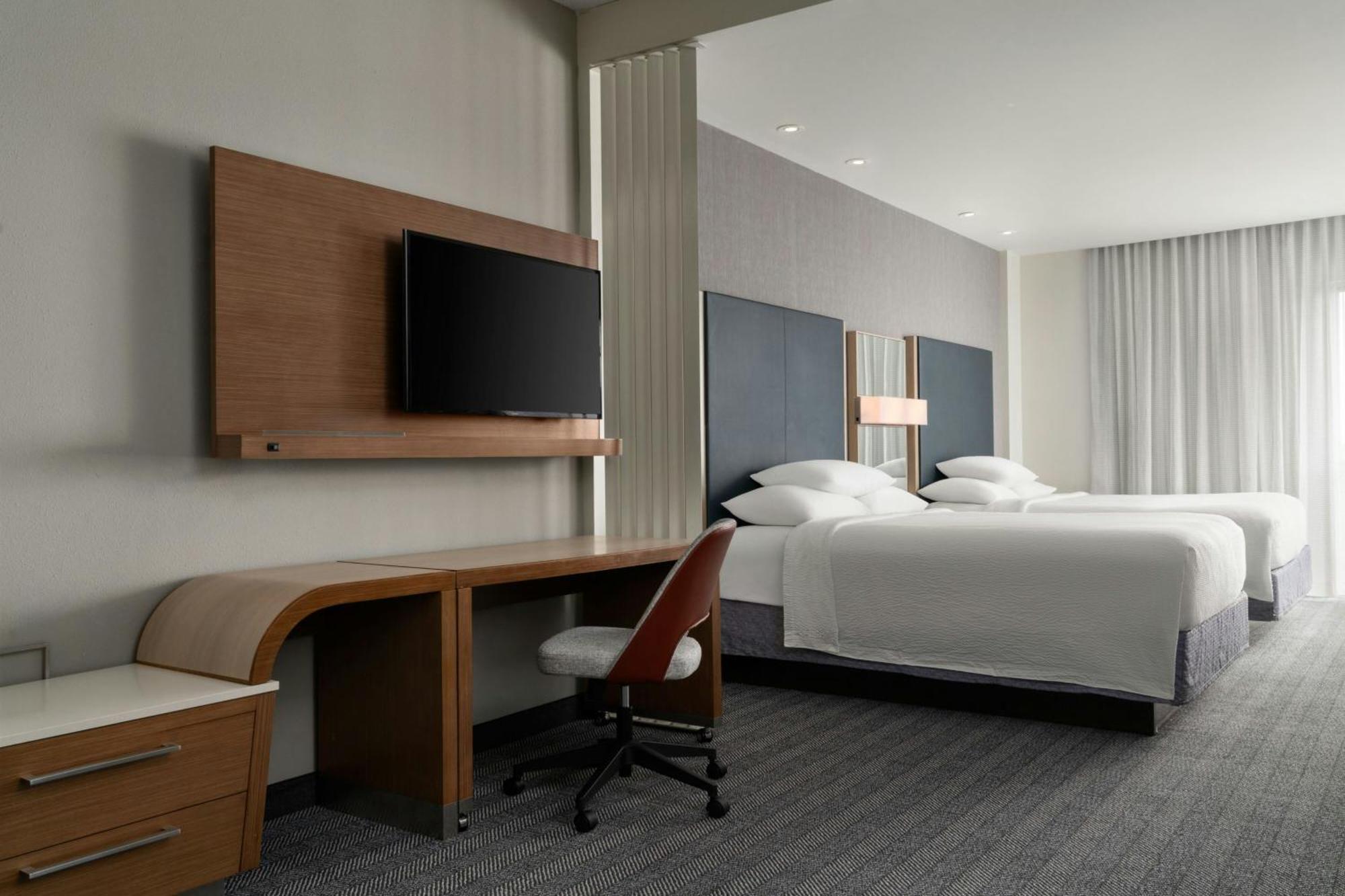 Courtyard By Marriott Fayetteville Fort Liberty - Spring Lake